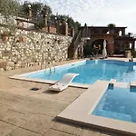Isola דירה